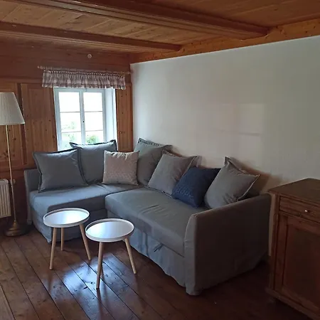 Grussschinner Haeusl * غروسشوناو