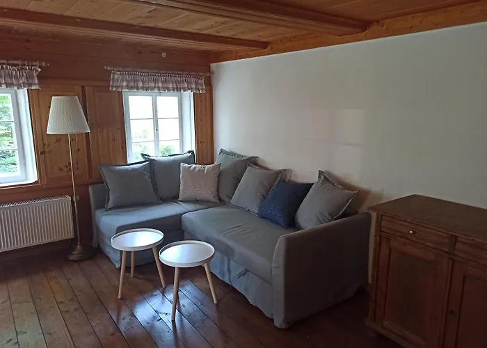 Grussschinner Haeusl * غروسشوناو