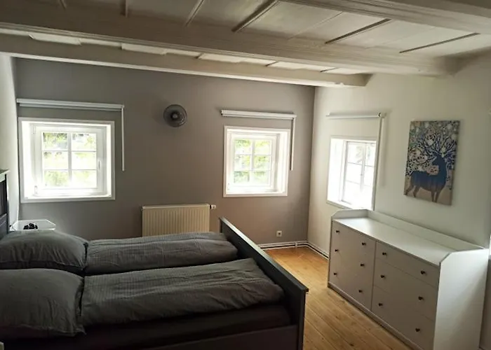 Grussschinner Haeusl * غروسشوناو