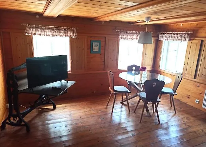 Grussschinner Haeusl * غروسشوناو